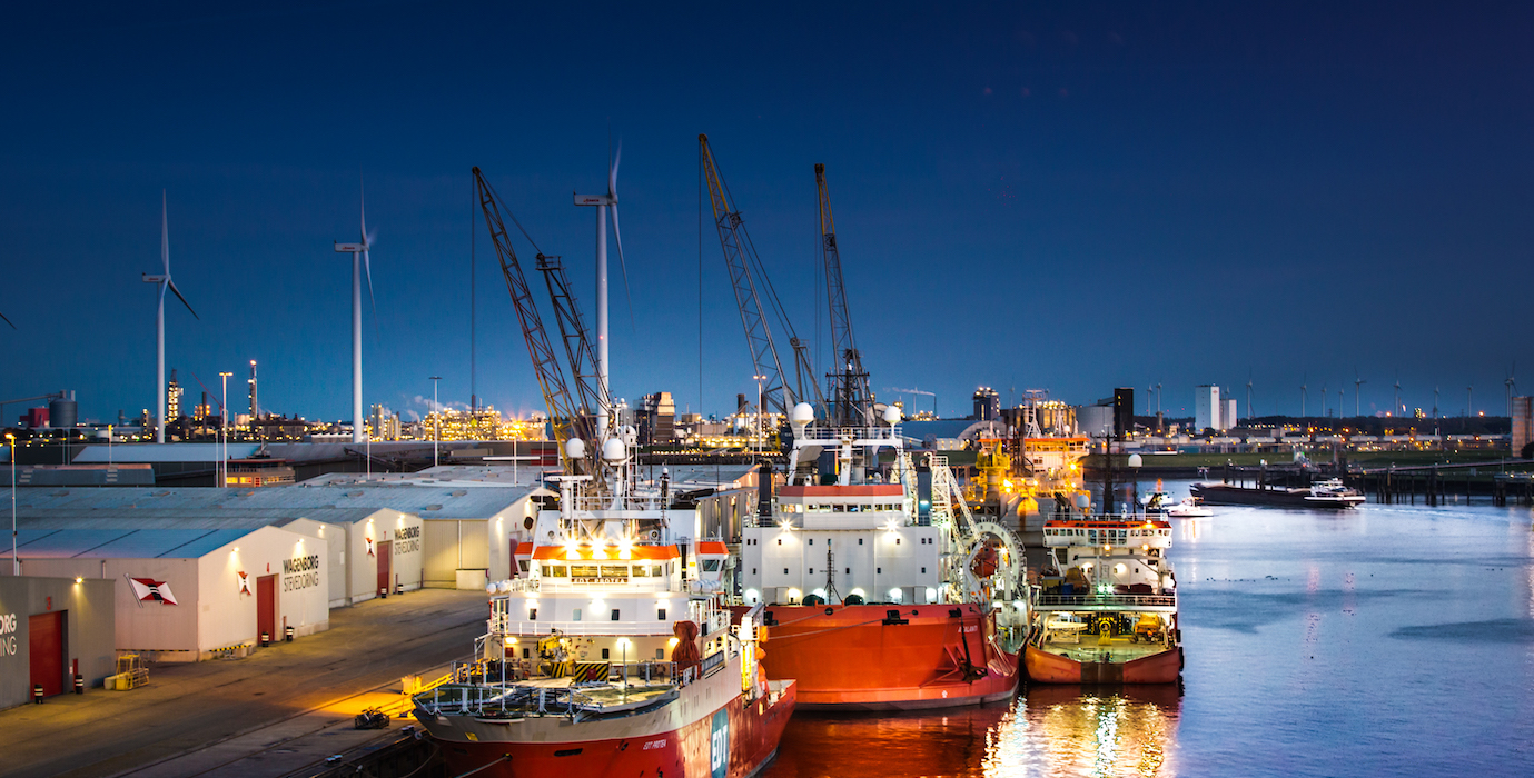 Port by night 