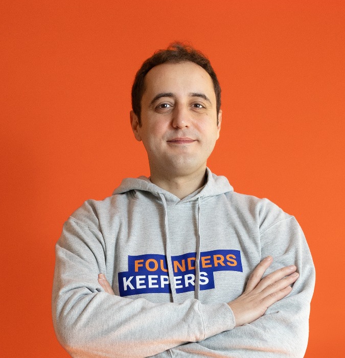 Portrait picture of Aziz Murat