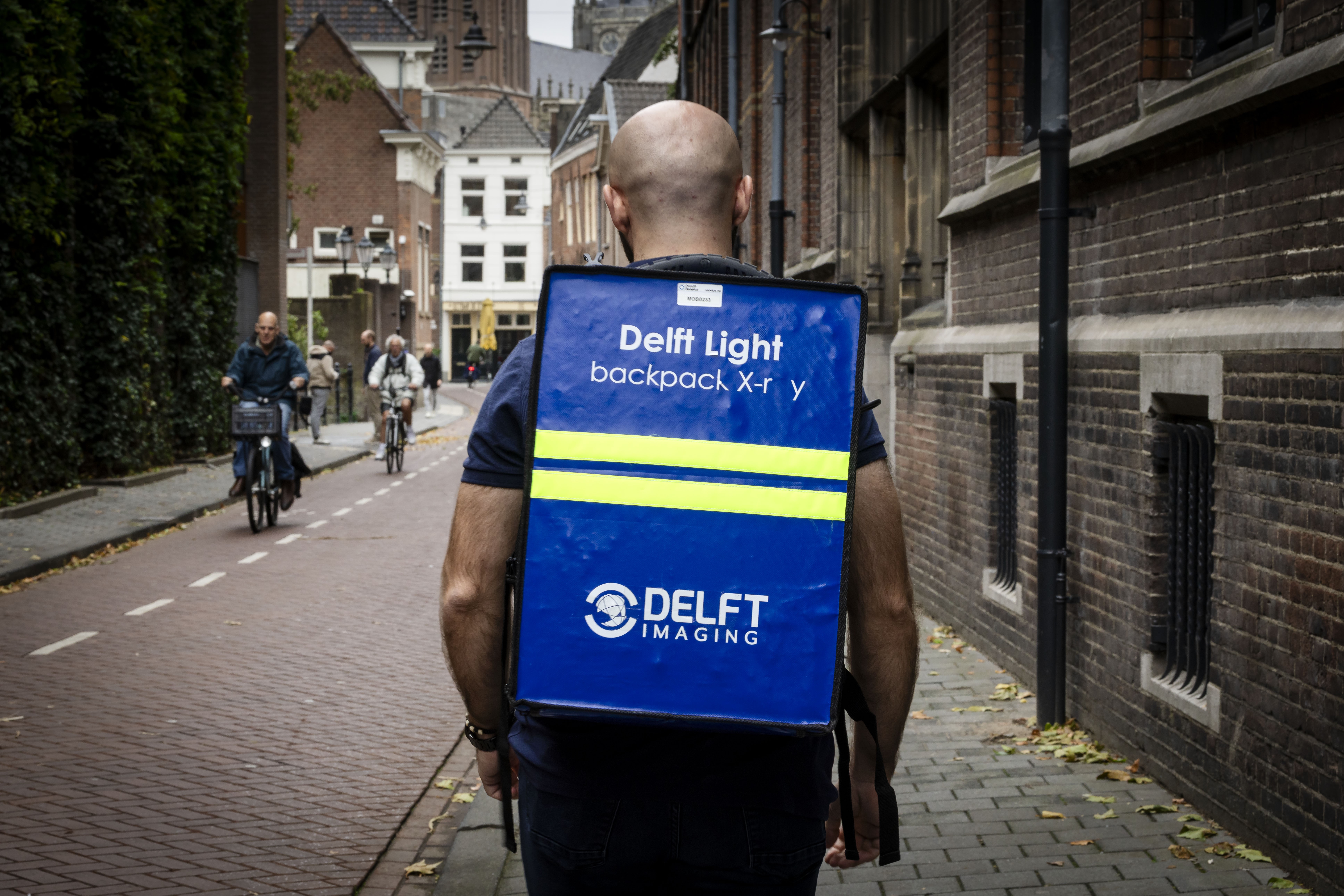 portable X-ray imaging backpack for mobile medical screening